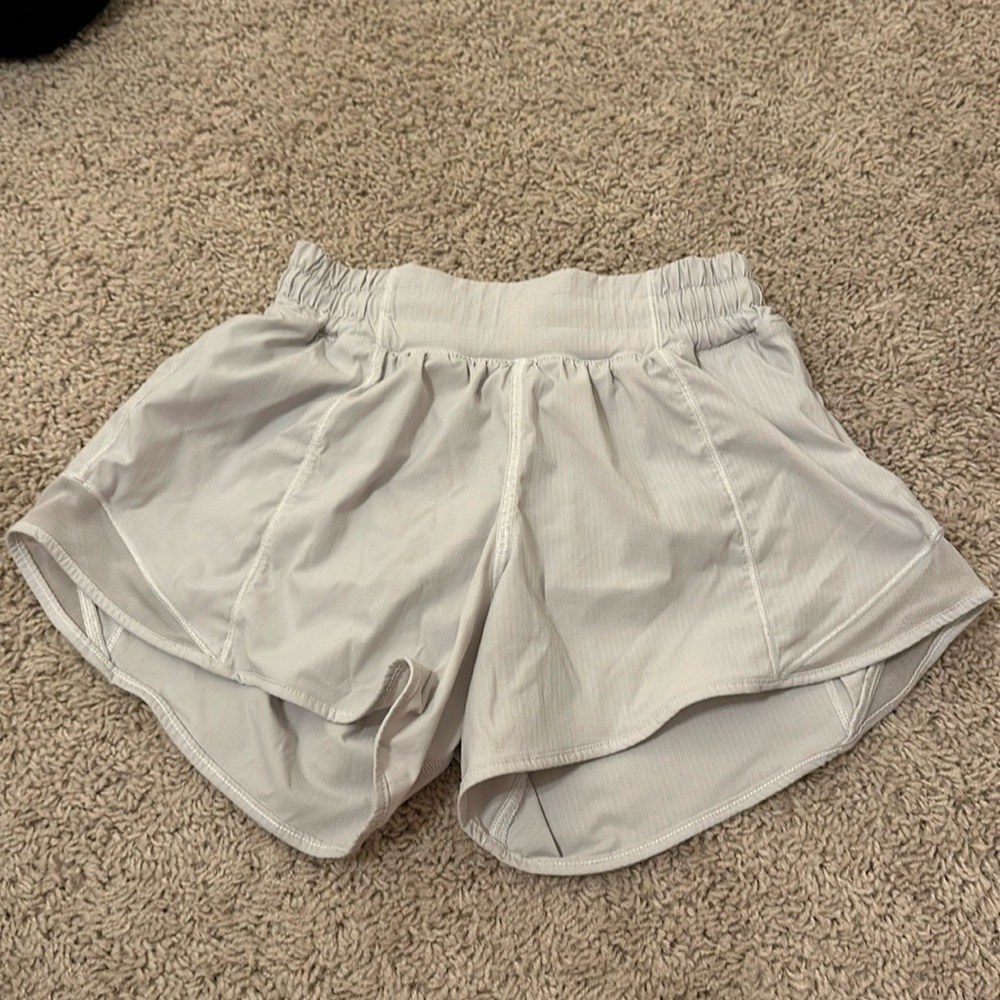 Lululemon Hotty Hot shorts | Size 2 | 4 inch | White